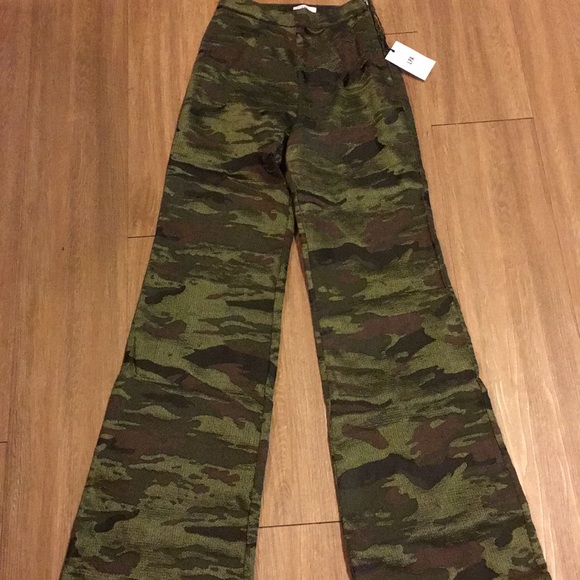 camouflage wide leg pants